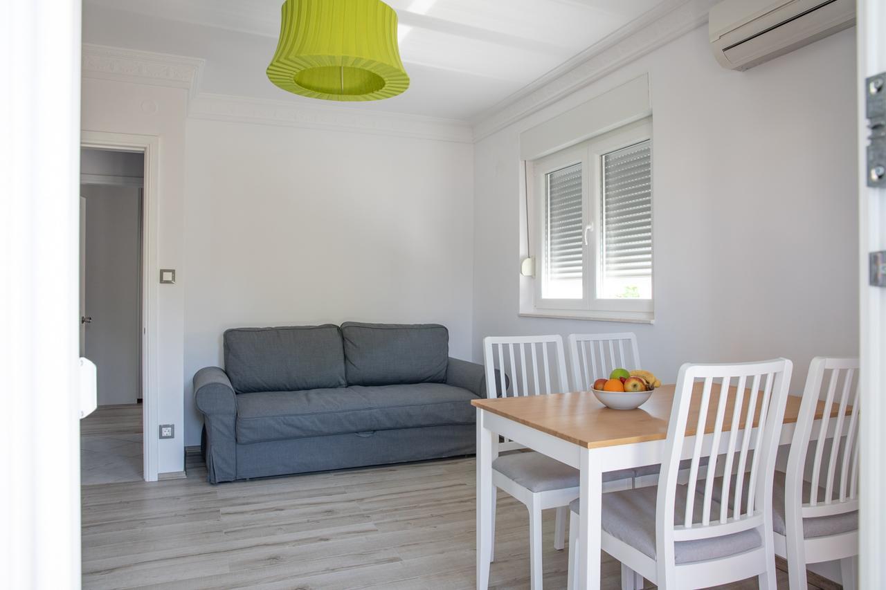 Apartmani Dina Биоград-на-Мору Экстерьер фото
