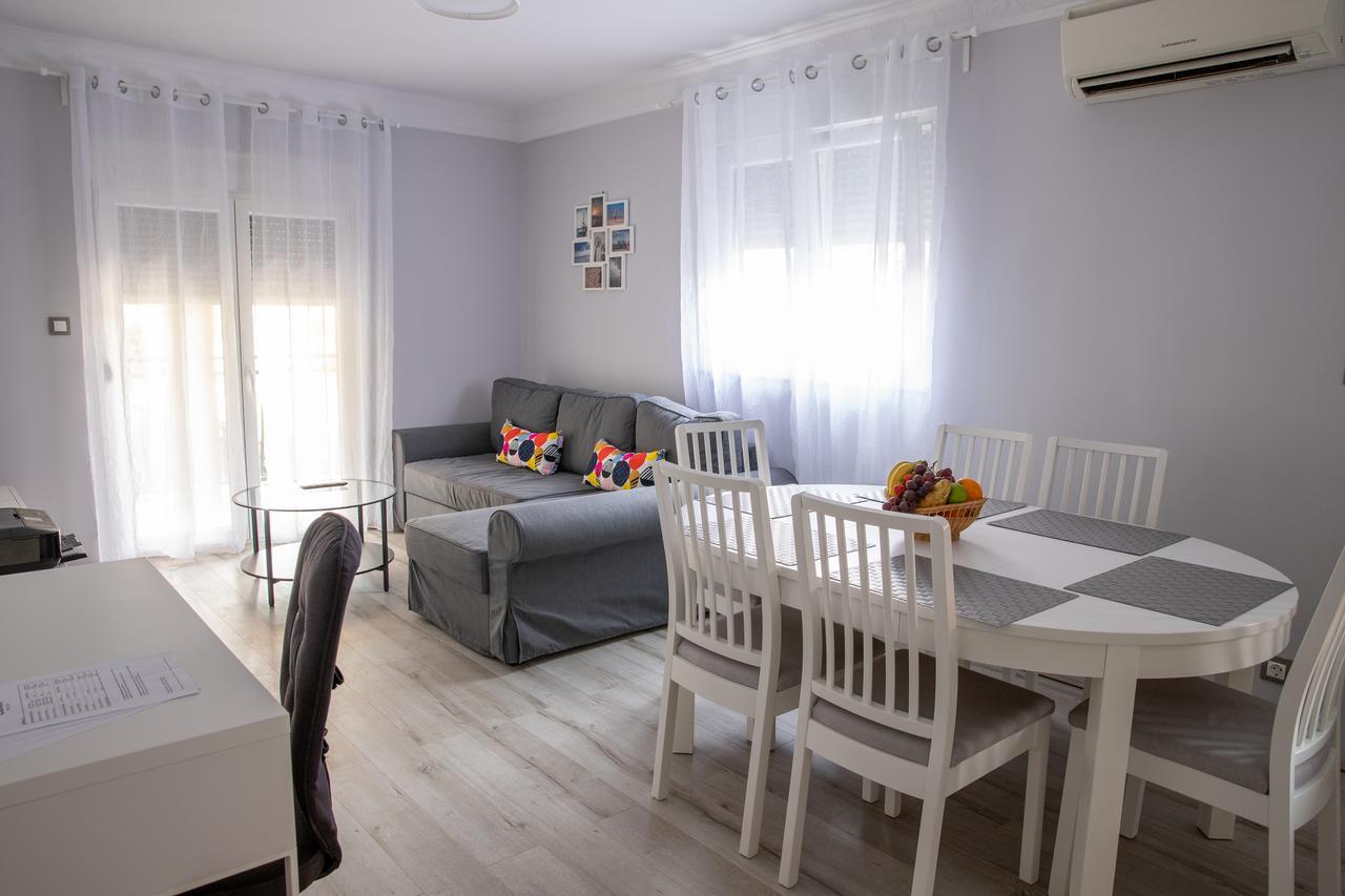 Apartmani Dina Биоград-на-Мору Экстерьер фото